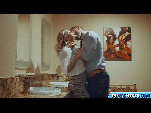 ❤️ 공공 화장실에서 가슴이 큰 금발이 당신을 유혹 할 때 ️ 빌어먹을 비디오  포르노에서 ko.porn-mz.ru ❌️❤